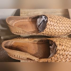Mohinders Handmade In India Honey Leather Woven Shoe Mens Size 9 (10)